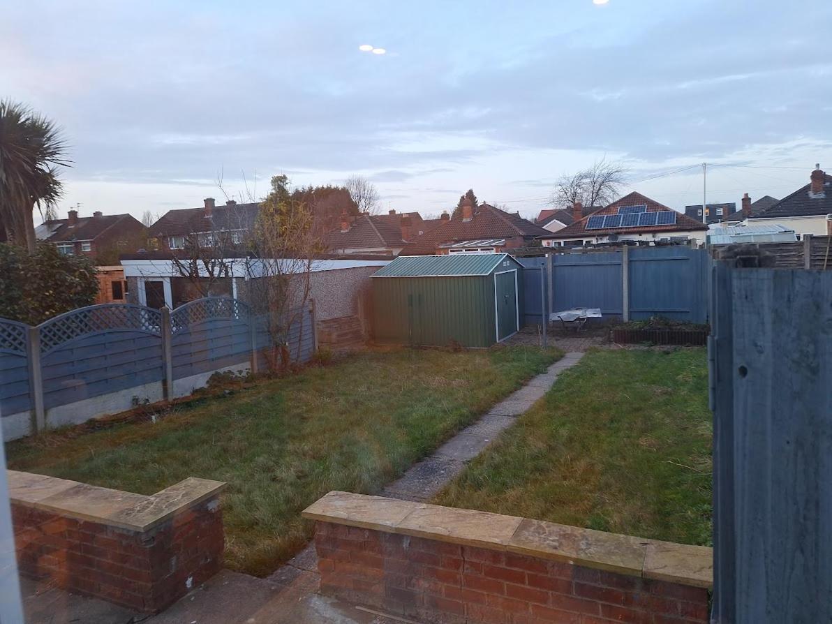 Hotel Uplands Grove Bungalow Wolverhampton Exterior foto